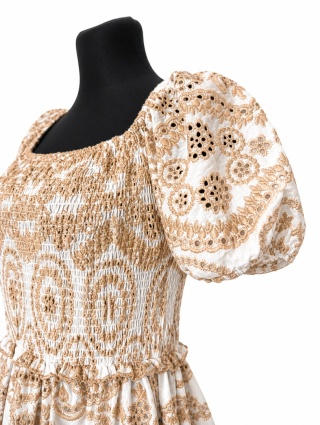 Suknia w stylu boho z miedzianym haftem